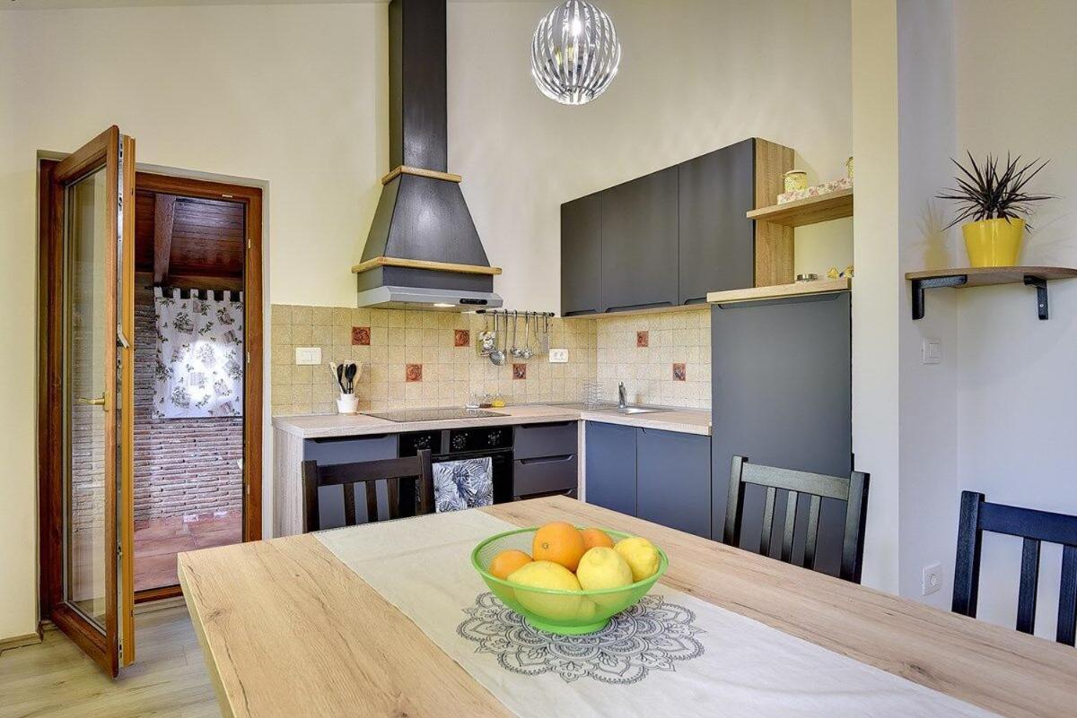 Villetta Ambrosiana Vodnjan Esterno foto